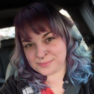 Meet your Posher, Dee